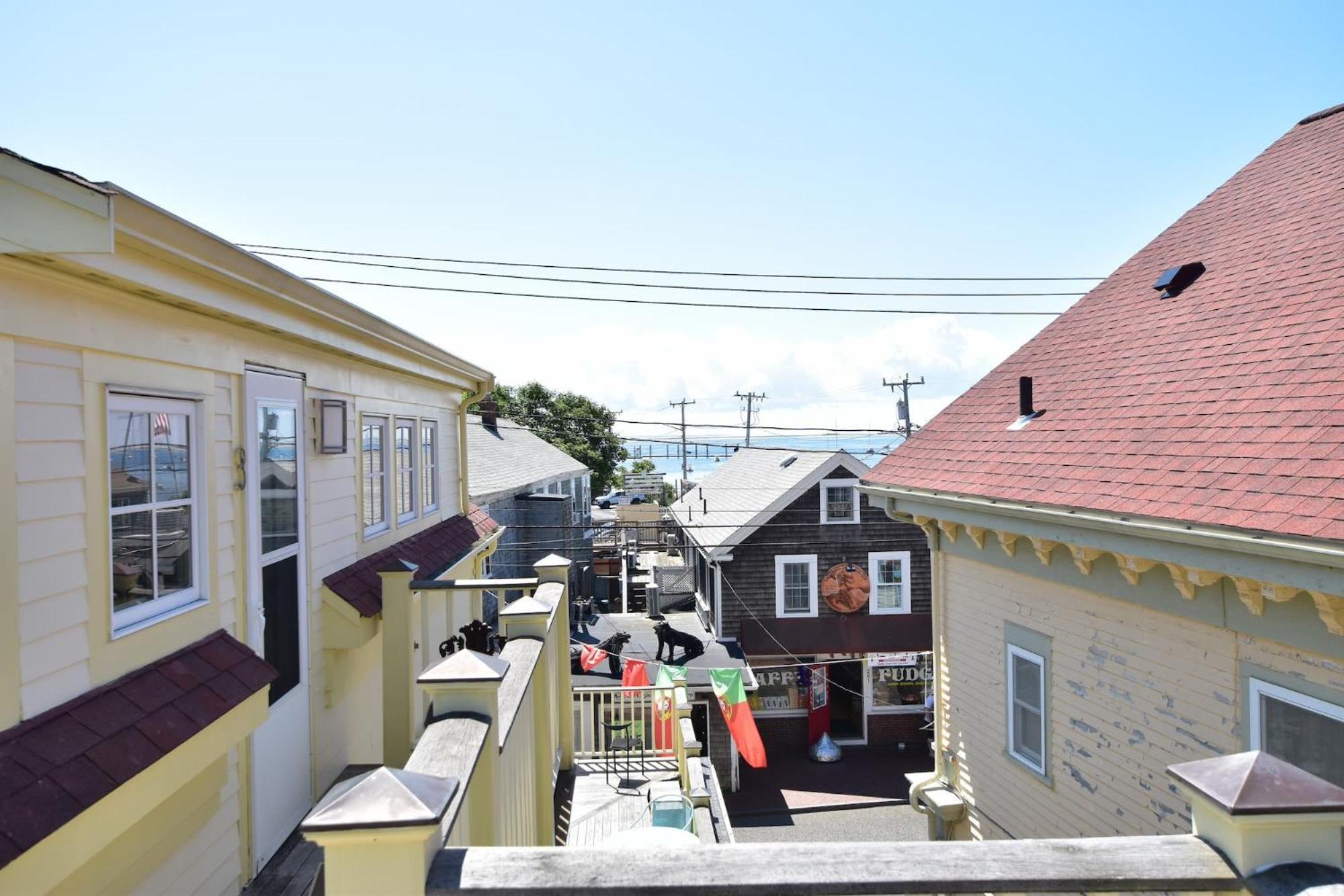 Center Of Town Steps Away Private Deck Apartment โพรวินซ์ทาวน์ ภายนอก รูปภาพ